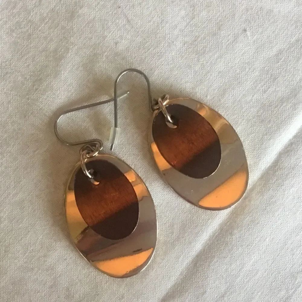 $10 ea or 3/$20 Goldtone Oval Earrings